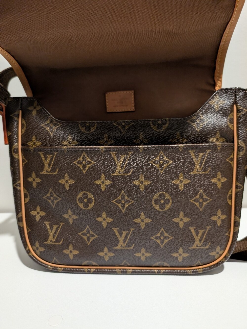 Louis Vuitton Monogram Bosphore Messenger PM – Excellent Condition COA Included - Picture 10 of 16